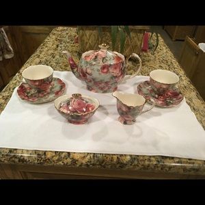 lovely set of fine porcelain tea set.